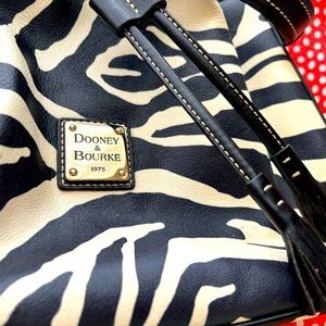 Dooney& Bourke leather drawstring shoulder bag